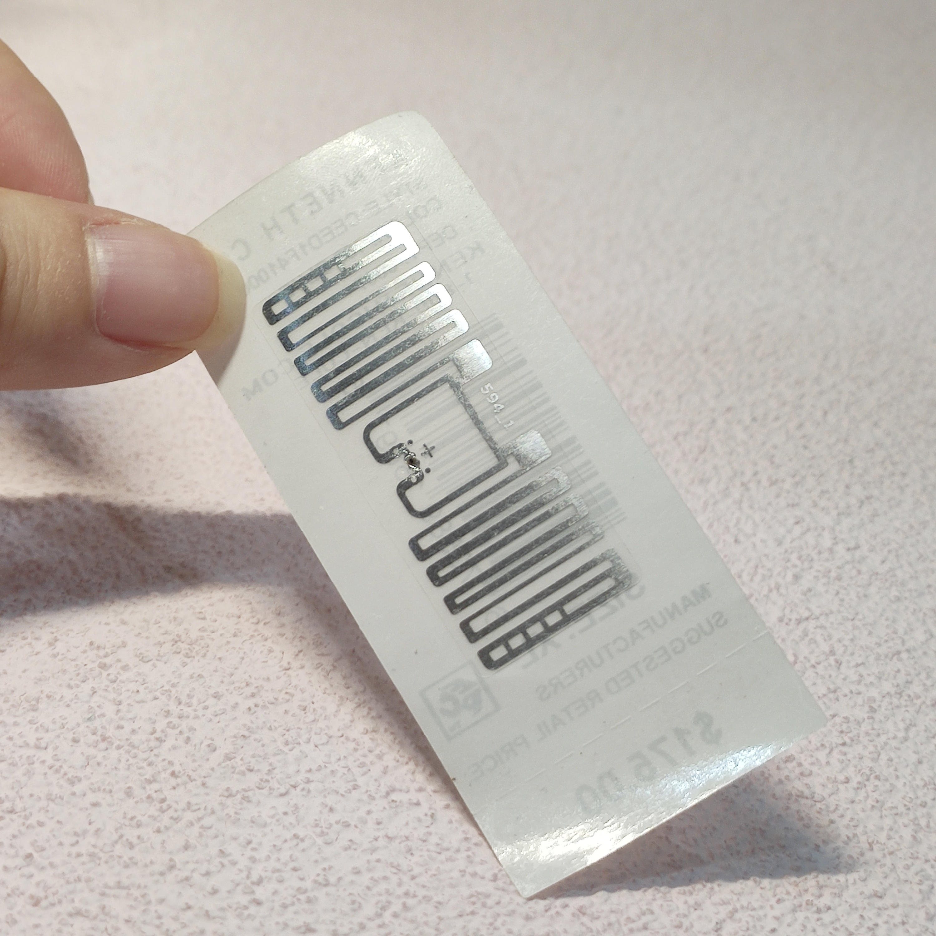 Etiquetas RFID de ropa profesional de supermercado para gestión de costes